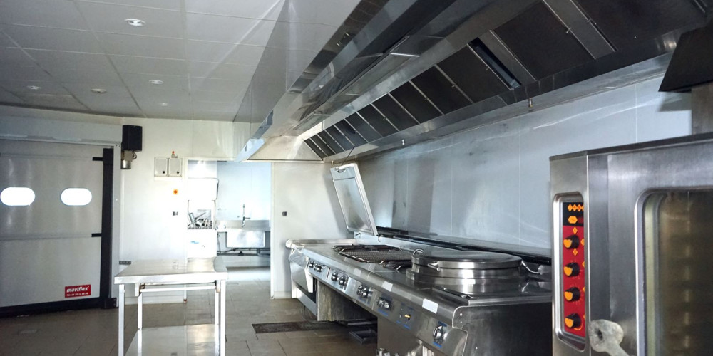 local commercial à ARVEYRES (33500)