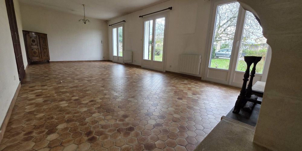 maison à CASTRES GIRONDE (33640)