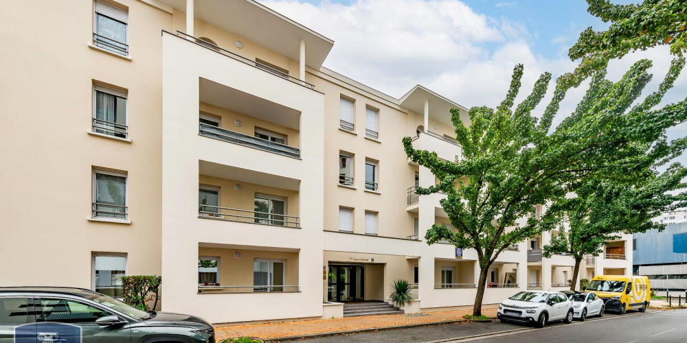 appartement à BORDEAUX (33300)