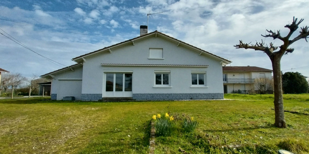 maison à LES BILLAUX (33500)