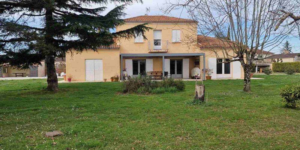 maison à ST SEURIN DE CURSAC (33390)