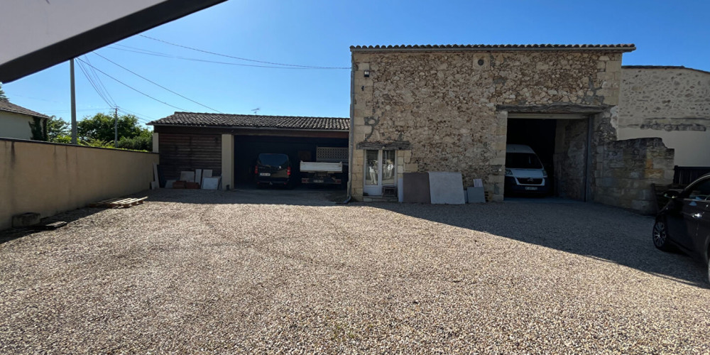 maison à MOULIETS ET VILLEMARTIN (33350)