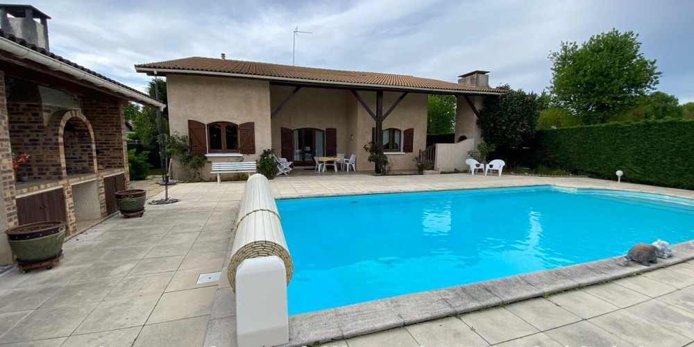 maison à ARES (33740)