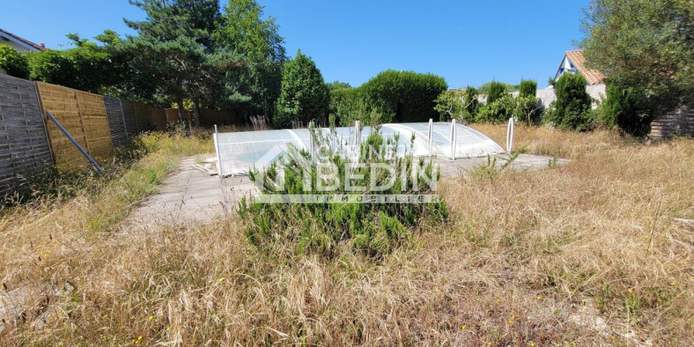 terrain à ARES (33740)