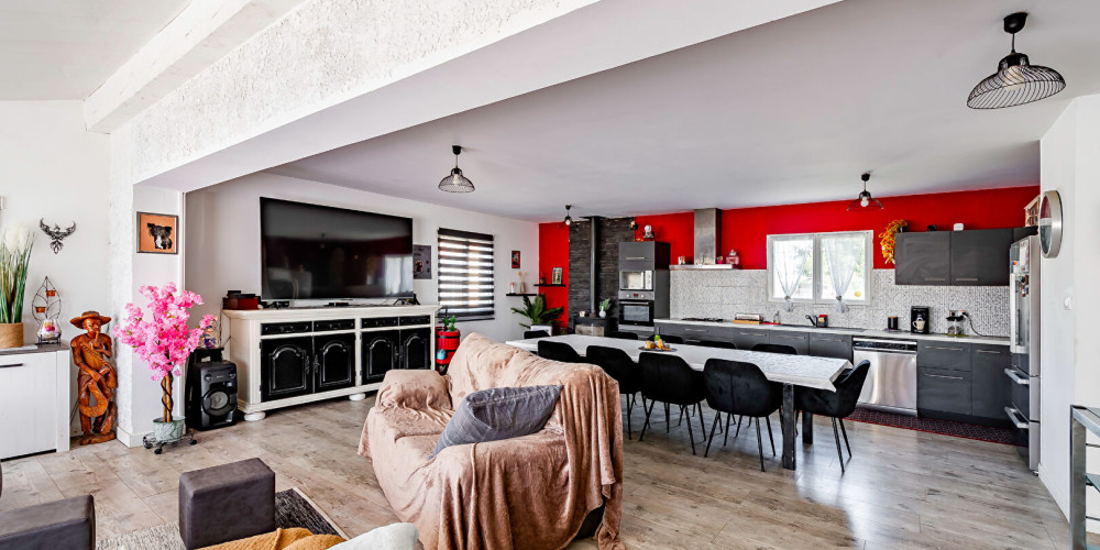maison à ANGLADE (33390)