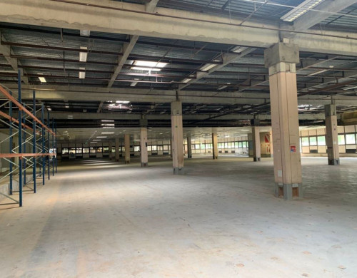 local industriel  CANEJAN