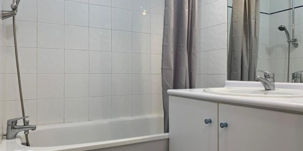 appartement à BORDEAUX (33800)
