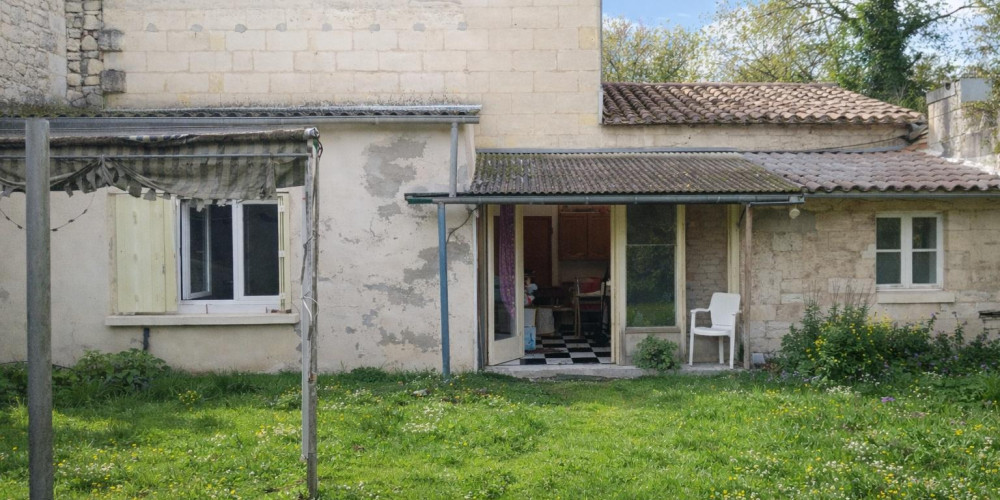 maison à GENISSAC (33420)