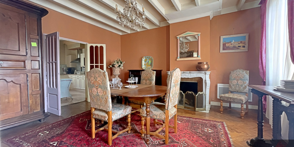 maison à LES ARTIGUES DE LUSSAC (33570)