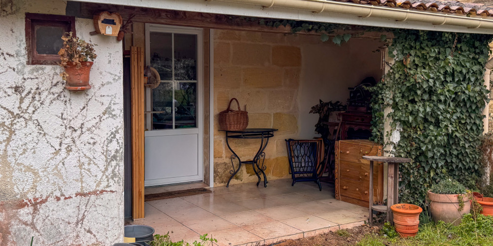 maison à MONTAGNE (33570)