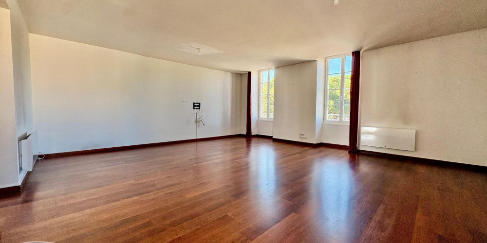 appartement à COUTRAS (33230)