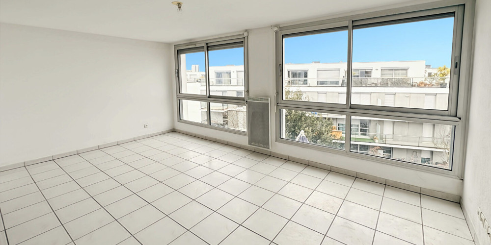 appartement à BORDEAUX (33300)