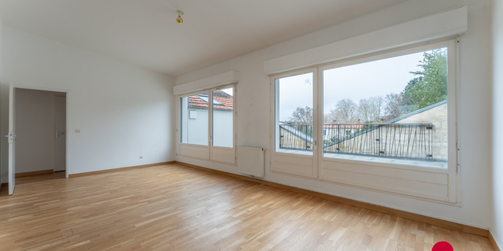 appartement à BORDEAUX (33300)