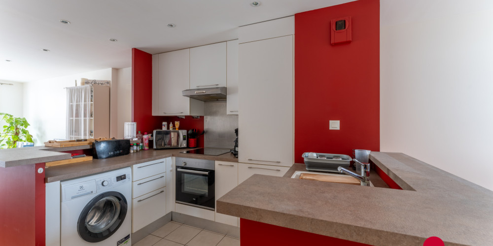 appartement à BORDEAUX (33300)