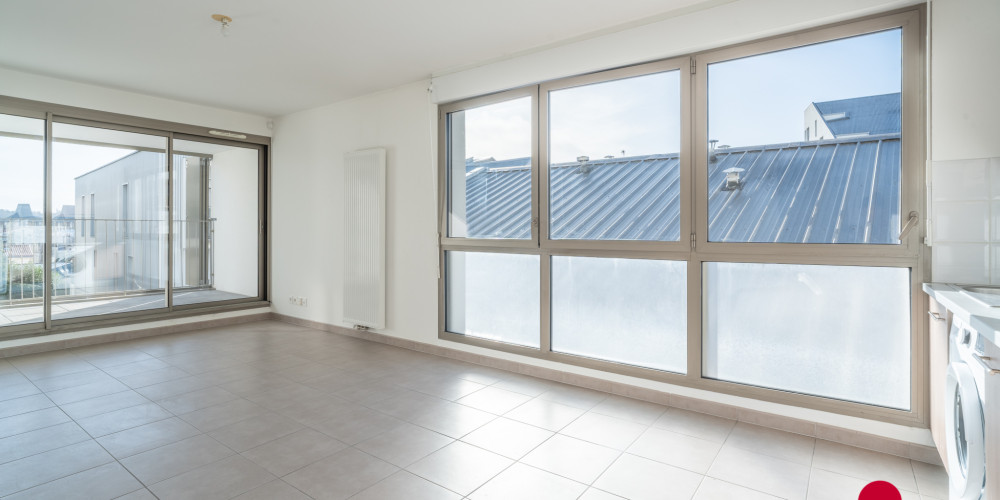 appartement à BORDEAUX (33300)