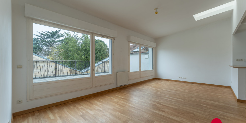 appartement à BORDEAUX (33300)