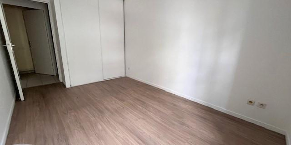 appartement à BORDEAUX (33300)