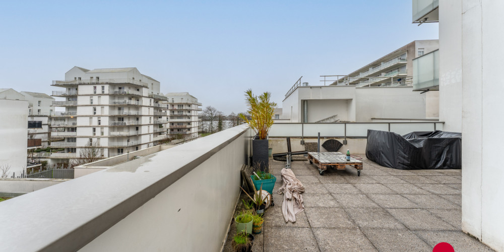 appartement à BORDEAUX (33300)