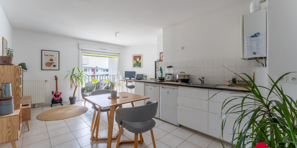 appartement à BORDEAUX (33300)