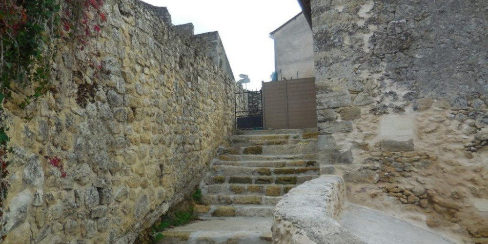 appartement à RAUZAN (33420)