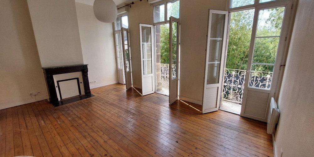 appartement à BORDEAUX (33800)