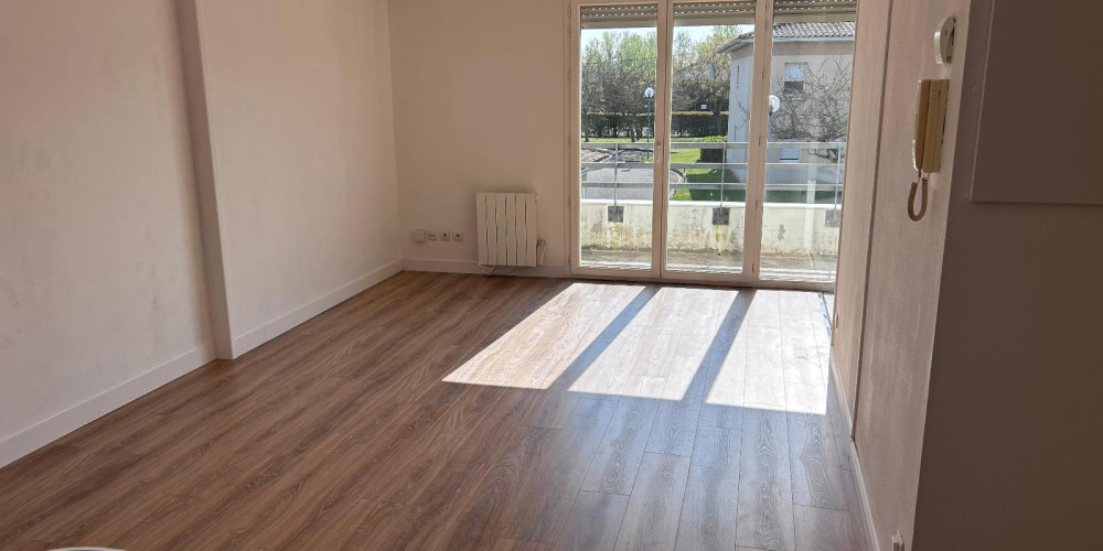 appartement à VAYRES (33870)