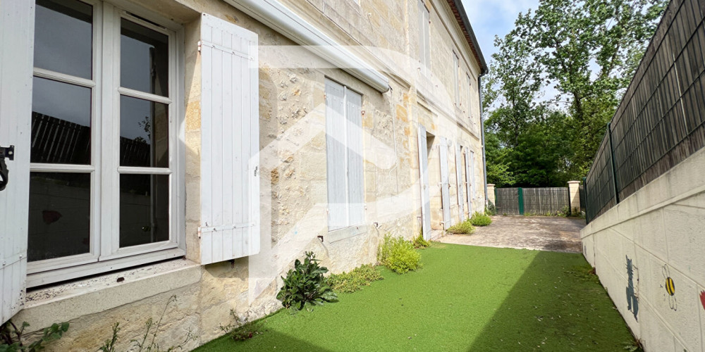 maison à FRONSAC (33126)