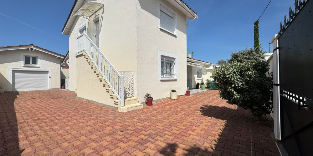maison à BEGLES (33130)