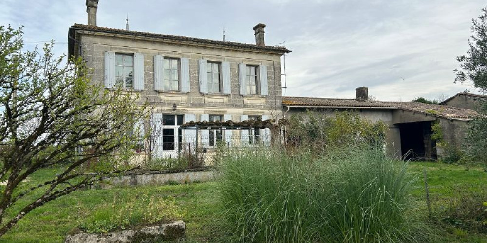 maison à VERAC (33240)