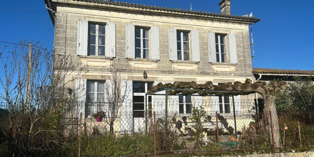 maison à VERAC (33240)