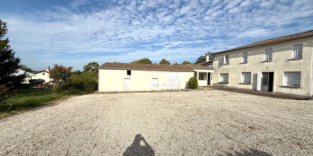 maison à VERAC (33240)