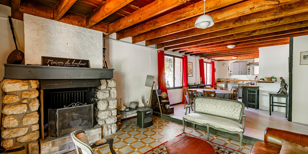 maison à RAUZAN (33420)