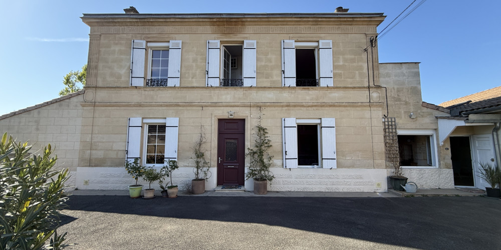 maison à IZON (33450)