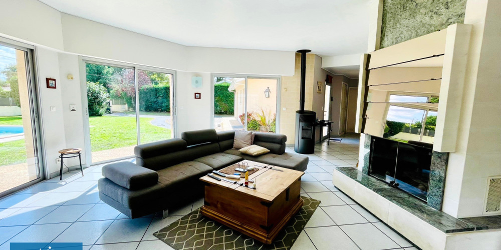 maison à ARSAC (33460)