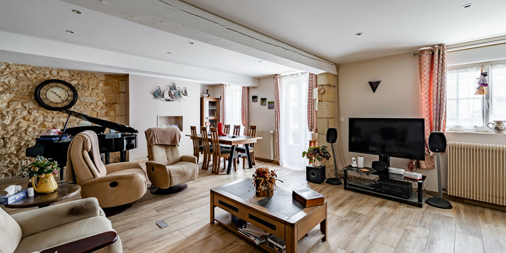 maison à LARUSCADE (33620)