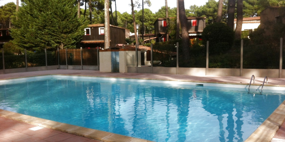 maison à LACANAU (33680)