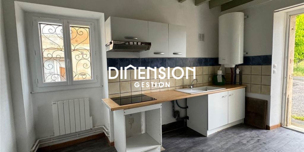 maison à BOURG (33710)