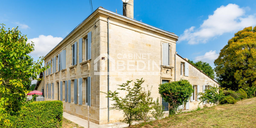 maison à BOURG (33710)