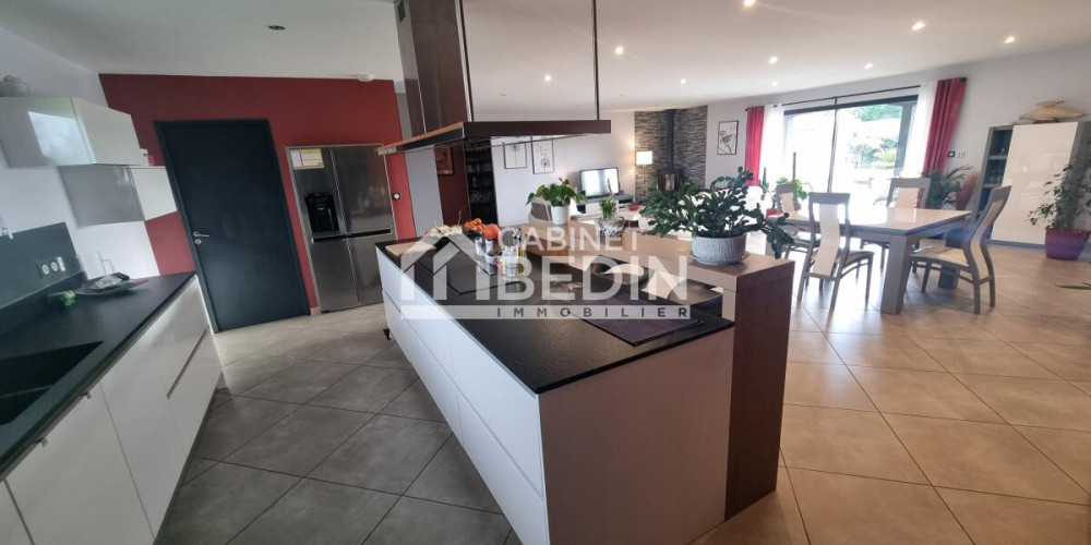 maison à BOURG (33710)