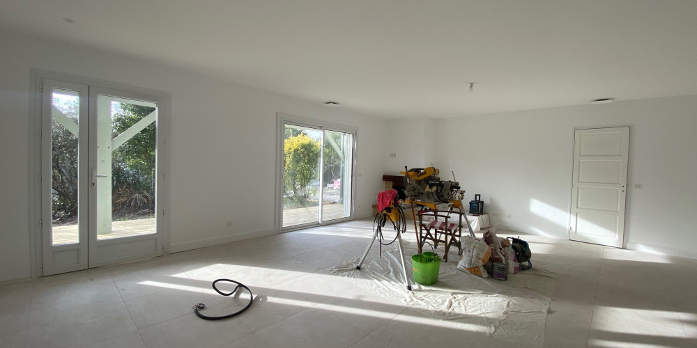 maison à ARES (33740)