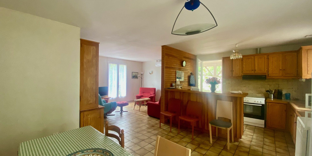 maison à ARES (33740)