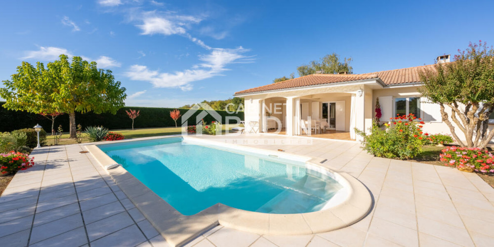 maison à BELLEBAT (33760)