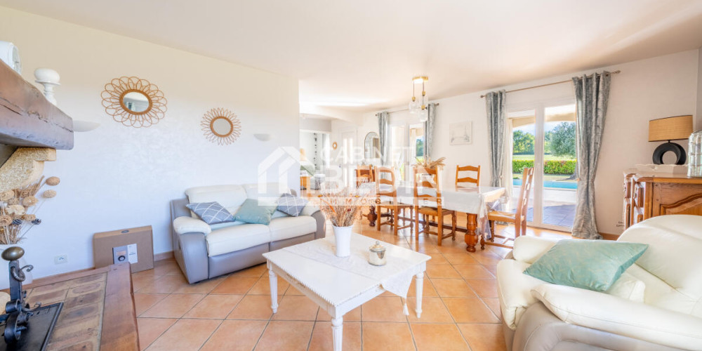 maison à BELLEBAT (33760)