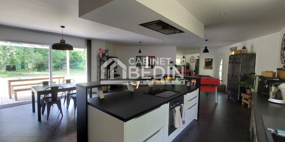 maison à SALLES (33770)