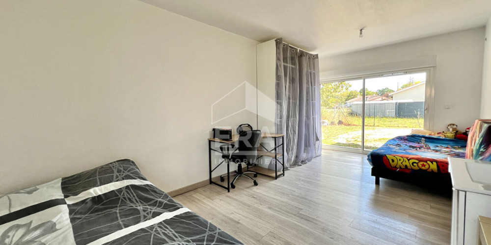 maison à SALLES (33770)