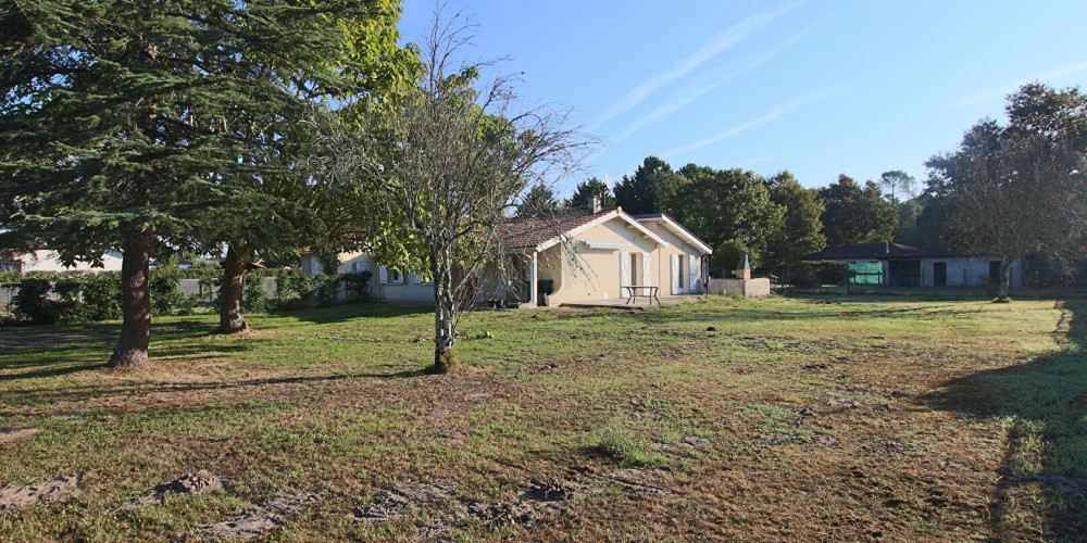 maison à SALLES (33770)