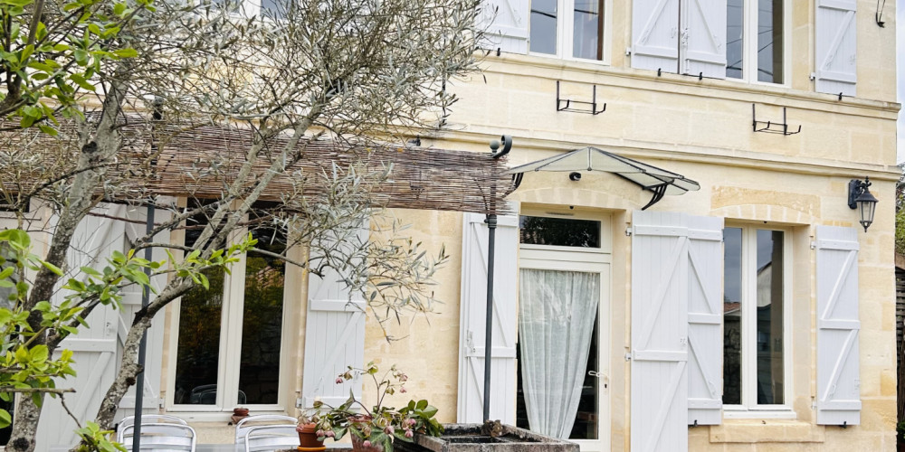 maison à VAYRES (33870)