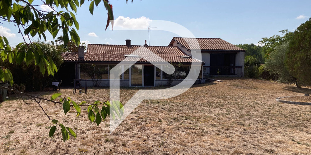 maison à VAYRES (33870)