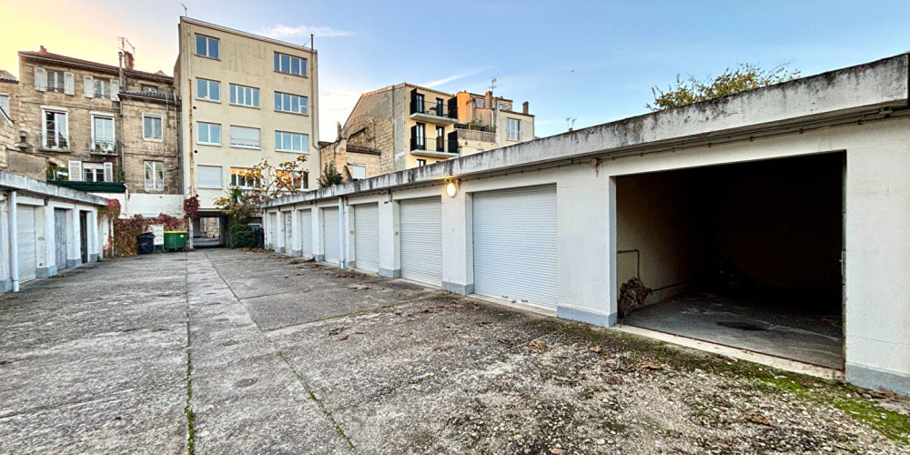 parking à BORDEAUX (33000)