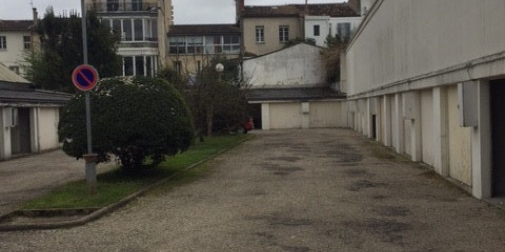 parking à BORDEAUX (33000)